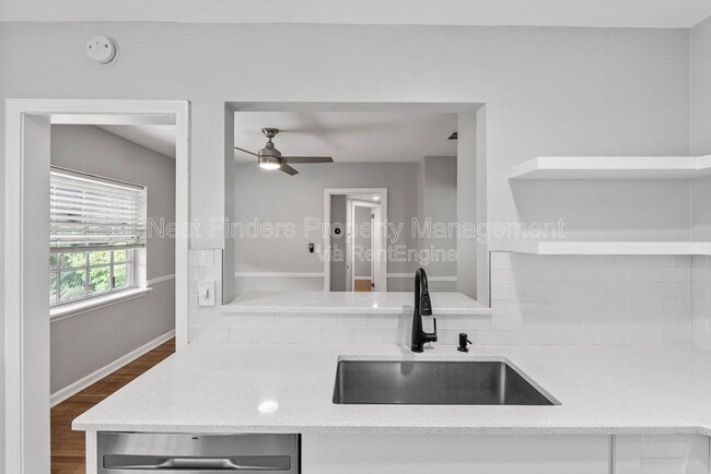 Building Photo - 1838 Cherry St