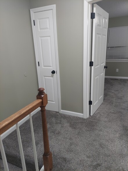 Upstairs Foyer - 120 Eveningside Dr