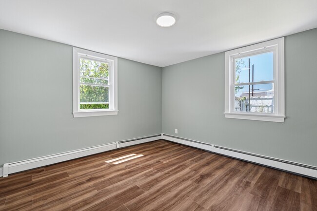 Building Photo - 341 Harrison Ave