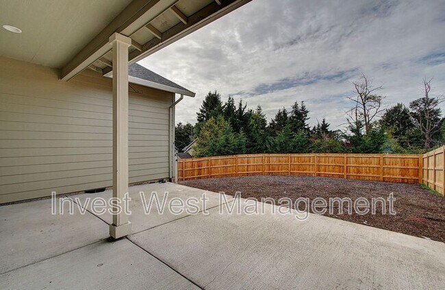 Building Photo - 1651 52nd Ct