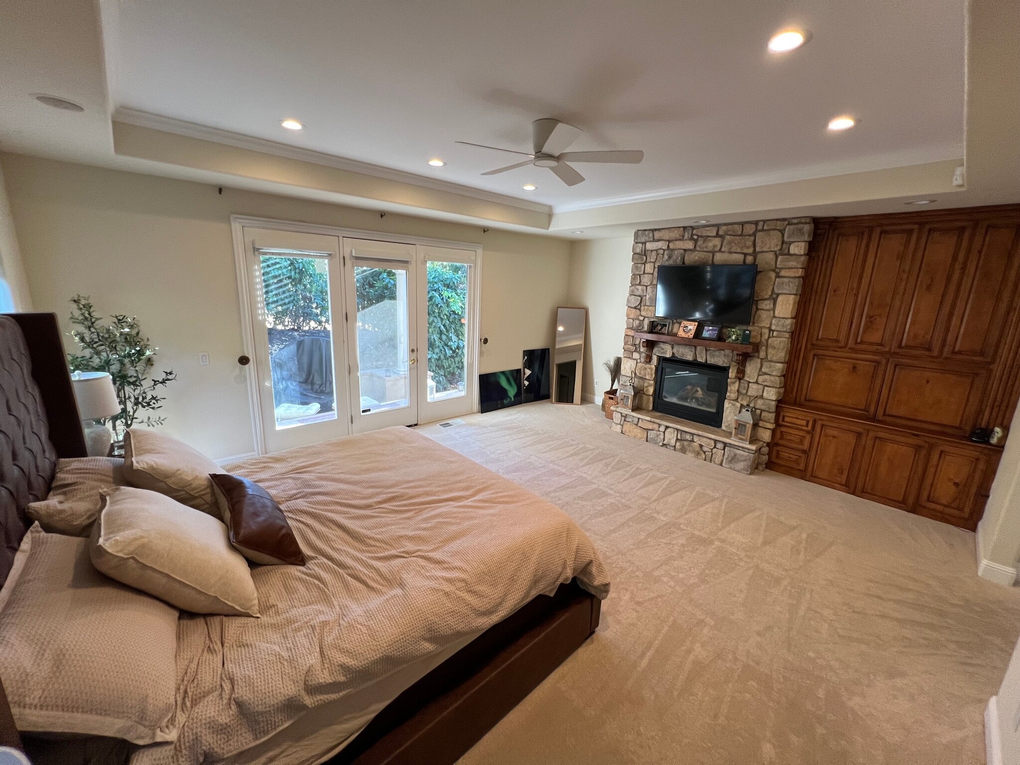 Master bedroom - 9220 Touchstone Ct
