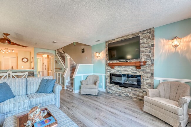 Building Photo - FURNISHED OFF-SEASON MONTHLY RENTAL-STARTI...