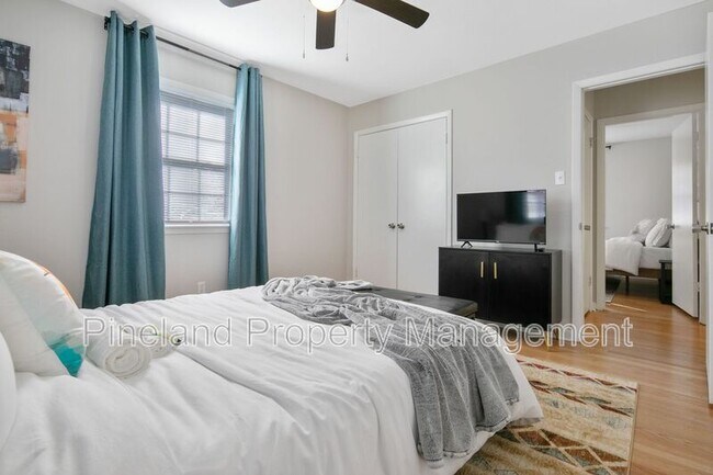 Building Photo - 6022 Elstree Pl