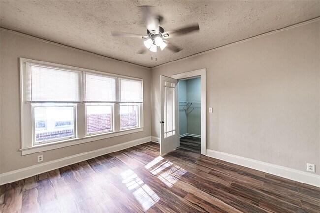 Building Photo - 1029 Katherwood Dr SW