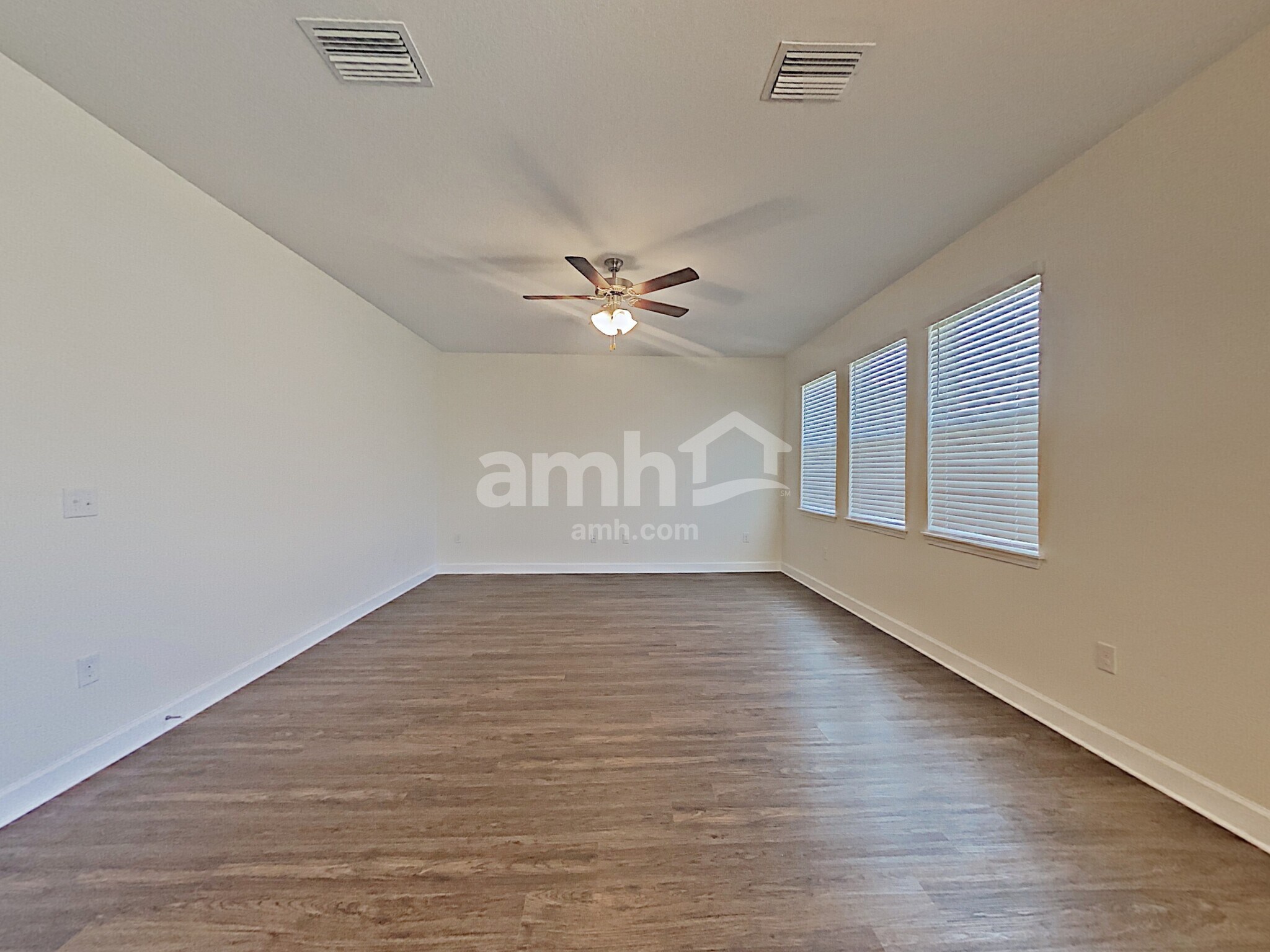 Building Photo - 310 Pine Terrace Dr