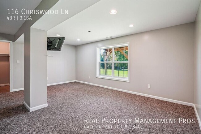 Building Photo - 116 Chriswood Ln