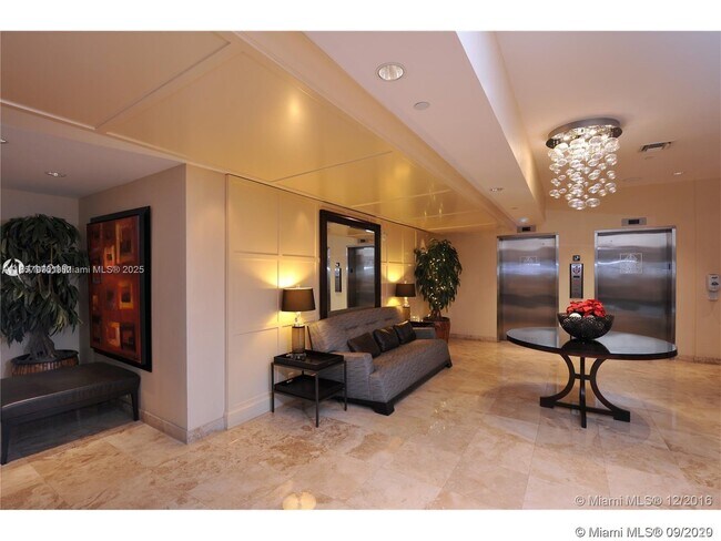 Building Photo - 9499 Collins Ave