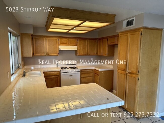 Building Photo - 5028 Stirrup Way