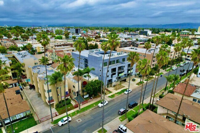 Primary Photo - 14629 Erwin St