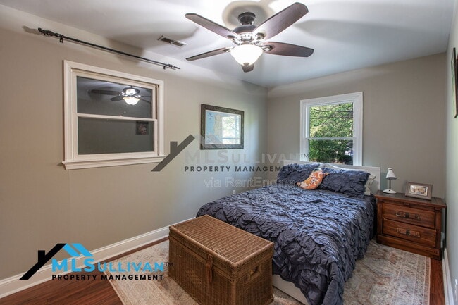 Building Photo - 5623 Lake Elton Rd