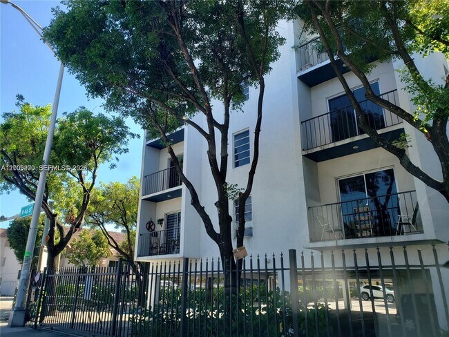 Building Photo - 4550 W 16th Ave