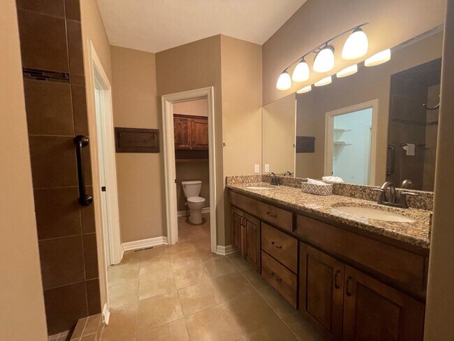 Building Photo - Home for rent in Springfield!