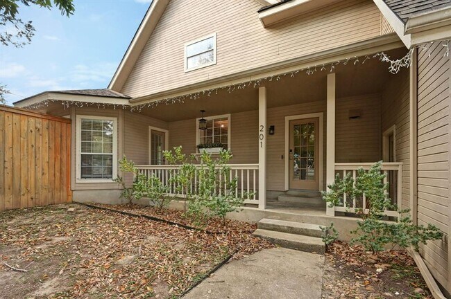 Primary Photo - 201 Comanche Camp