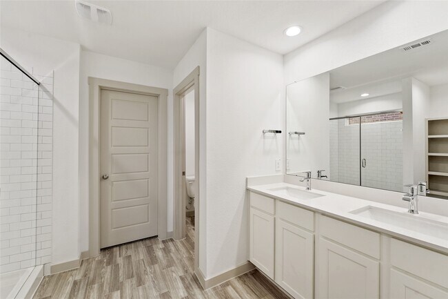 Building Photo - 714 Boer Plns Dr