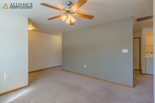 Building Photo - Vattier St. 928-30