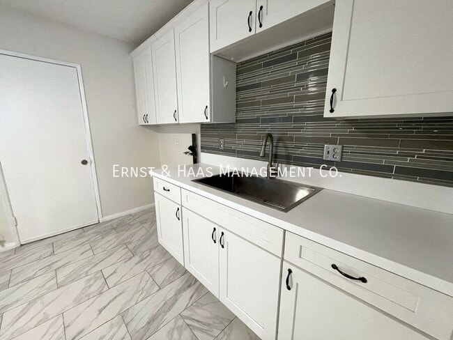 Building Photo - 6959 N Atlantic Pl