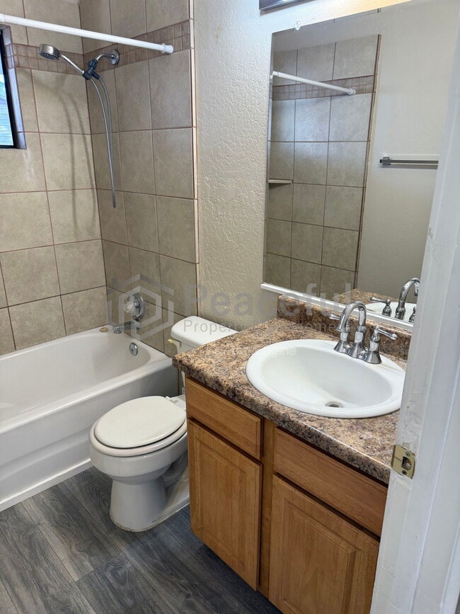 Building Photo - 2009 W Celia Way