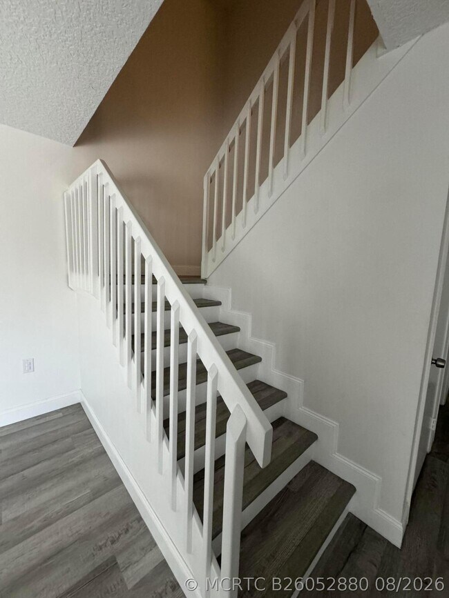 Building Photo - 1801 18th Way