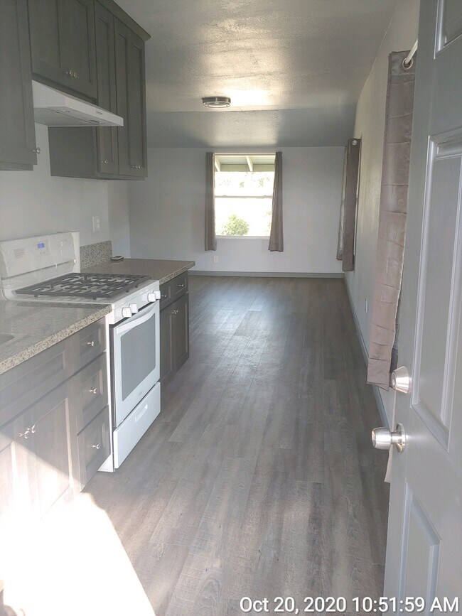 Building Photo - 2567 S Rowell Ave