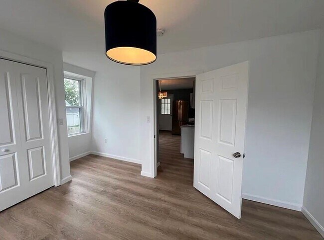 Building Photo - 9 Turner Ave