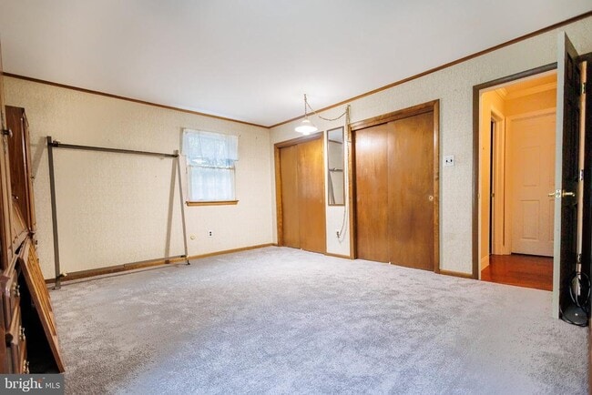 Building Photo - 2294 Linden Ave