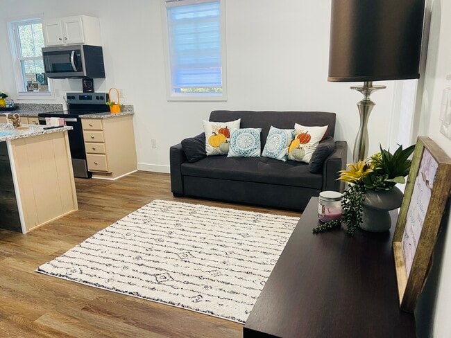 Building Photo - 900 Adams Rd