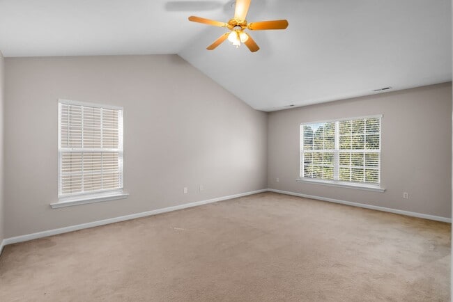 Building Photo - 524 S Orchard Farms Ave