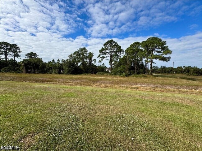 Building Photo - 5029 W Hummingbird Dr