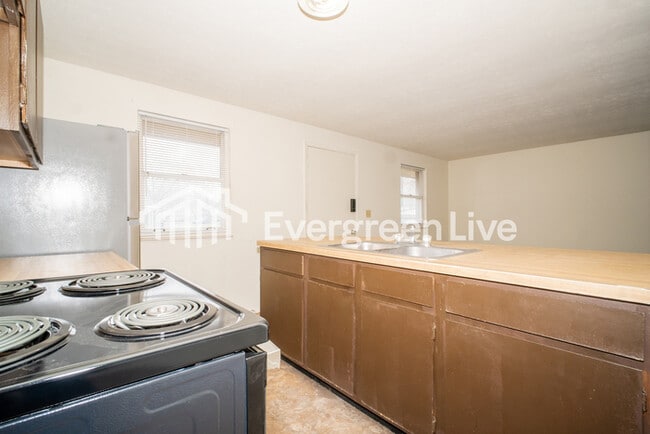 Building Photo - 8209 Mount Washington Dr