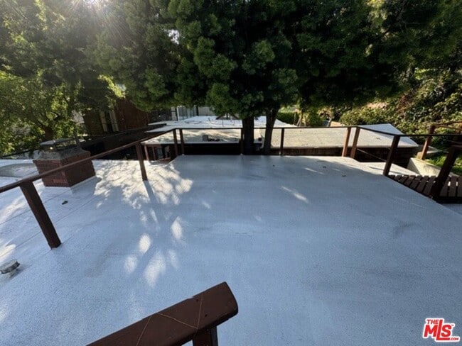 Building Photo - 1636 N Beverly Glen Blvd