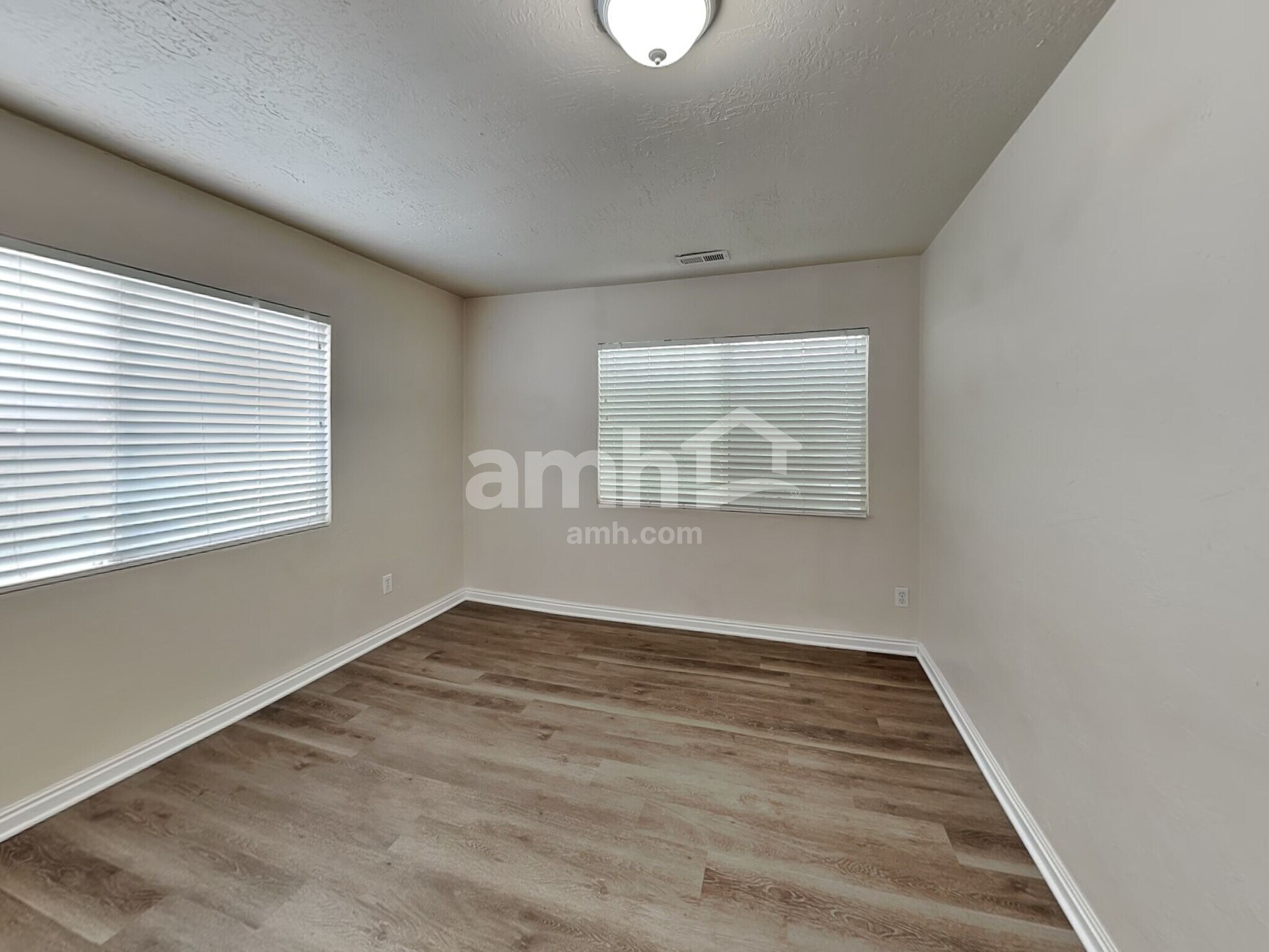 Building Photo - 8682 Dove Meadows Ln