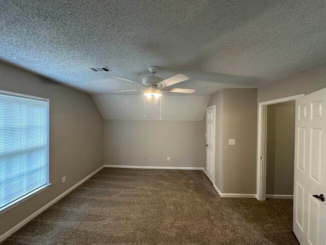 Building Photo - 4439 Green Creek