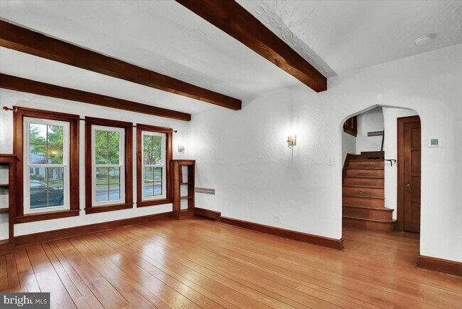 Building Photo - 501 Sunset Rd