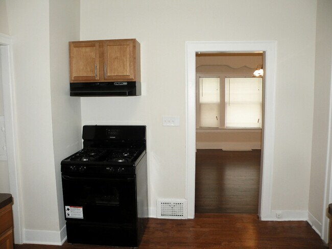 Building Photo - 3585 Chelton Rd