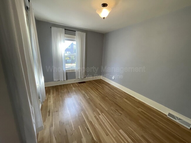 Building Photo - 4909 Beach Ct