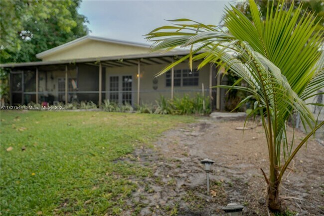 Building Photo - 2403 SW 58th Manor