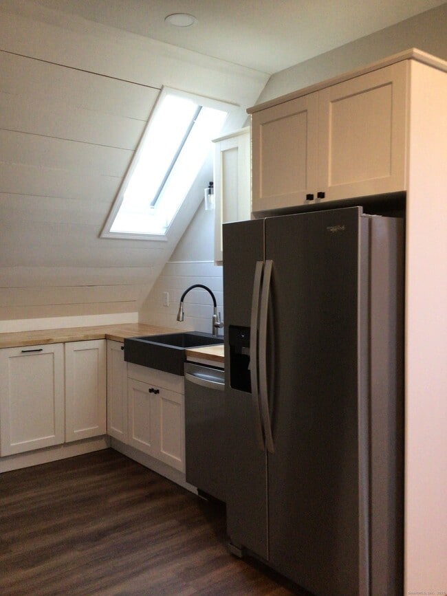 Building Photo - 30 Charles St