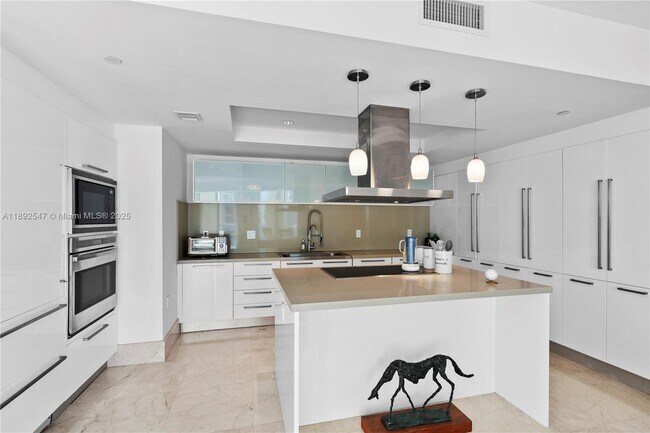 Building Photo - 200 Sunny Isles Blvd