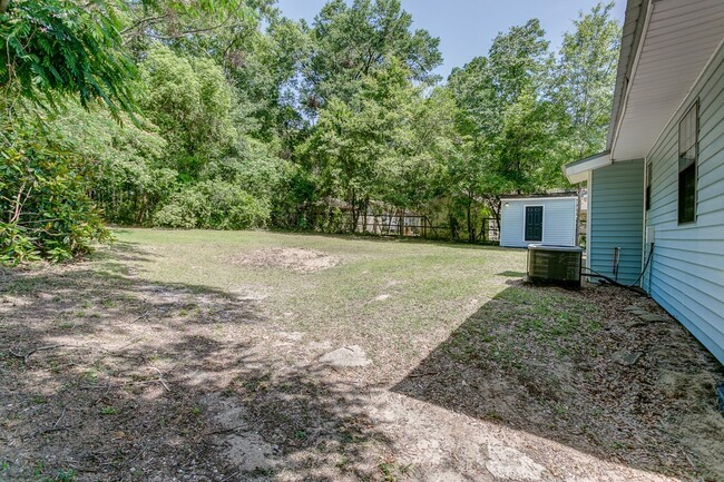 Building Photo - 1804 Larkwood Dr