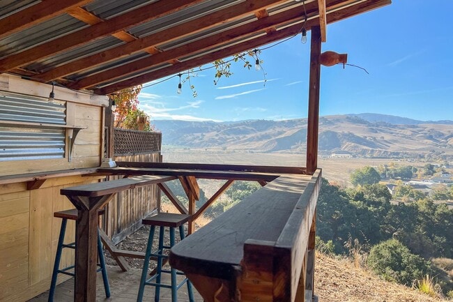 Building Photo - Hollister Home in Ridgemark Gated Community