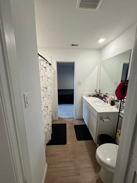 Building Photo - 18506 Cepagatti Dr