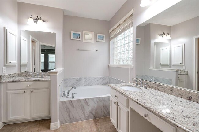 Building Photo - 3319 Viking Landing Ct