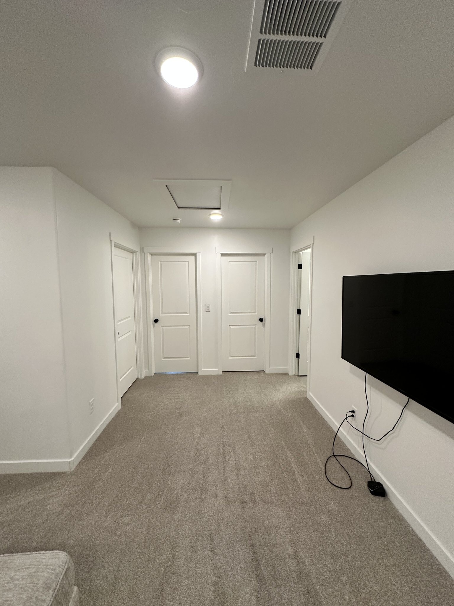 Building Photo - 924 800 S