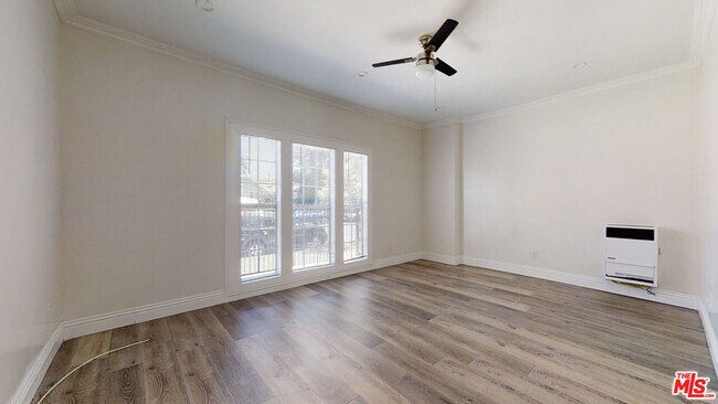 Building Photo - 5522 Sierra Vista Ave