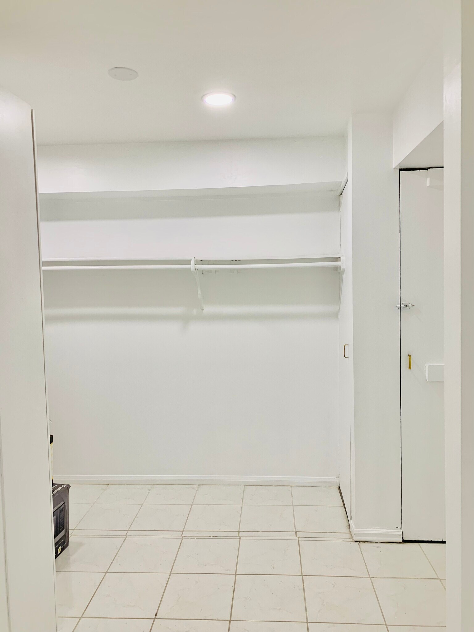 Building Photo - 5301 Balboa Blvd