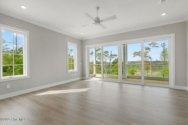 Building Photo - Brand new georgous 4 bed 3.5 bath townhome...