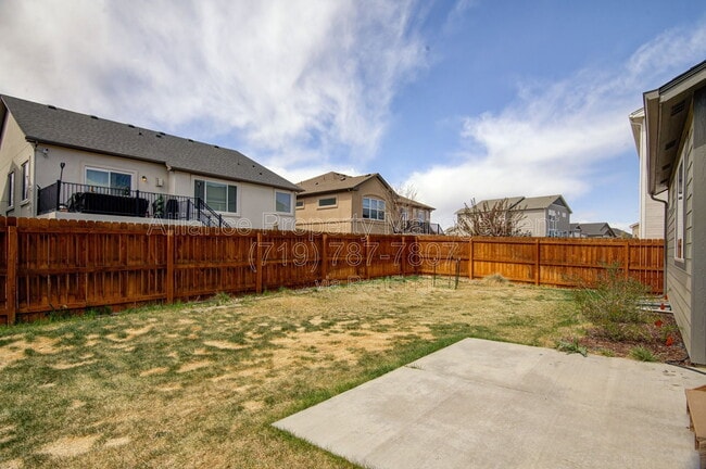 Building Photo - 2662 Shawnee Dr