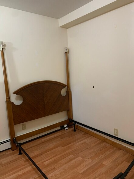 Building Photo - 102 Broadway