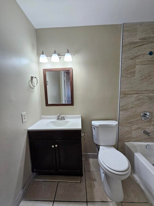 Building Photo - 4786 Orleans Ct