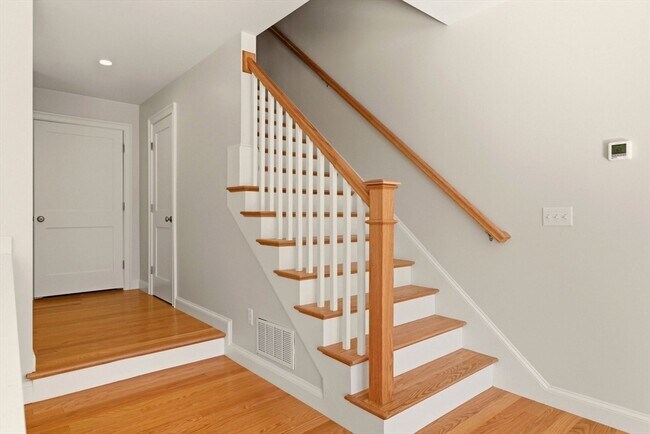 Building Photo - 13 1/2 Merrimac St